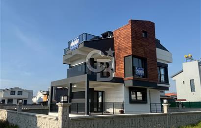 C.B. ROUTE | Dikili'de Satılık Özel Tasarım Sıfır Lüks 6+1 Villa