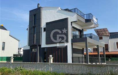 C.B. ROUTE | Dikili'de Satılık Özel Tasarım Sıfır Lüks 6+1 Villa