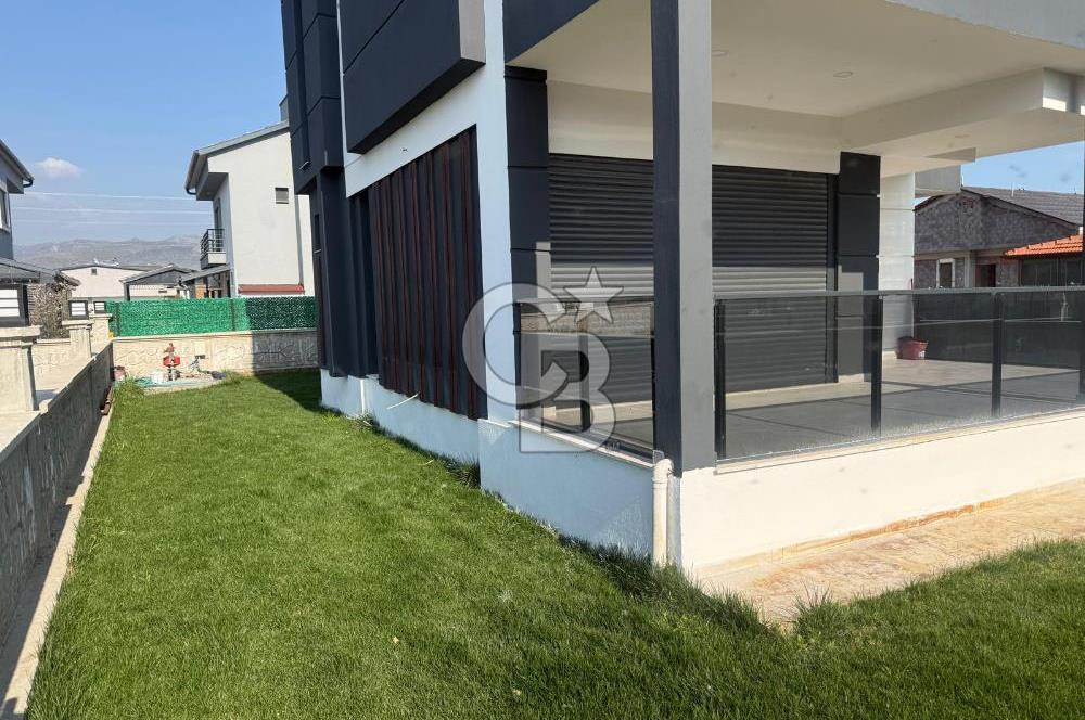 C.B. ROUTE | Dikili'de Satılık Özel Tasarım Sıfır Lüks 6+1 Villa