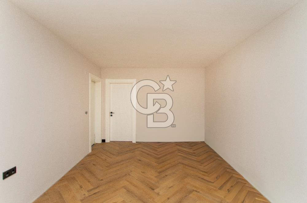 Yeşillik Caddesinde 1000 m2 Asansörlü 5 Katlı Showroom