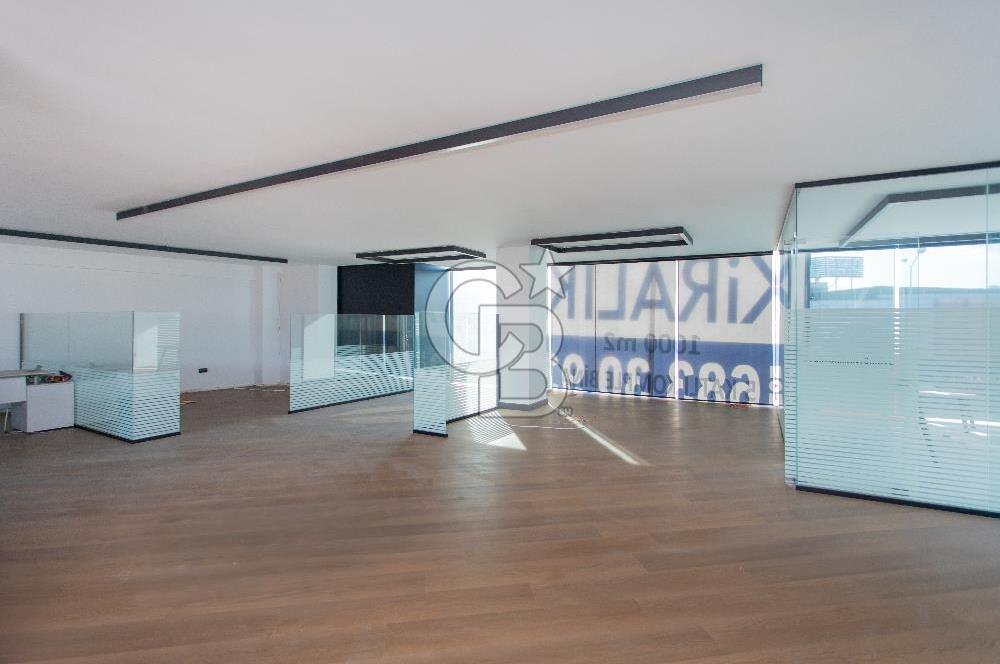 Yeşillik Caddesinde 1000 m2 Asansörlü 5 Katlı Showroom