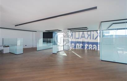 Yeşillik Caddesinde 1000 m2 Asansörlü 5 Katlı Showroom