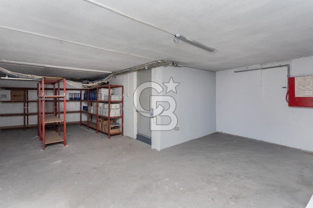 Yeşillik Caddesinde 1000 m2 Yük Asansörlü 5 Katlı Showroom