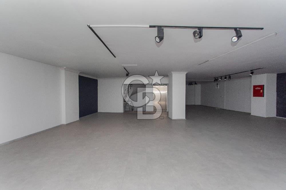 Yeşillik Caddesinde 1000 m2 Yük Asansörlü 5 Katlı Showroom