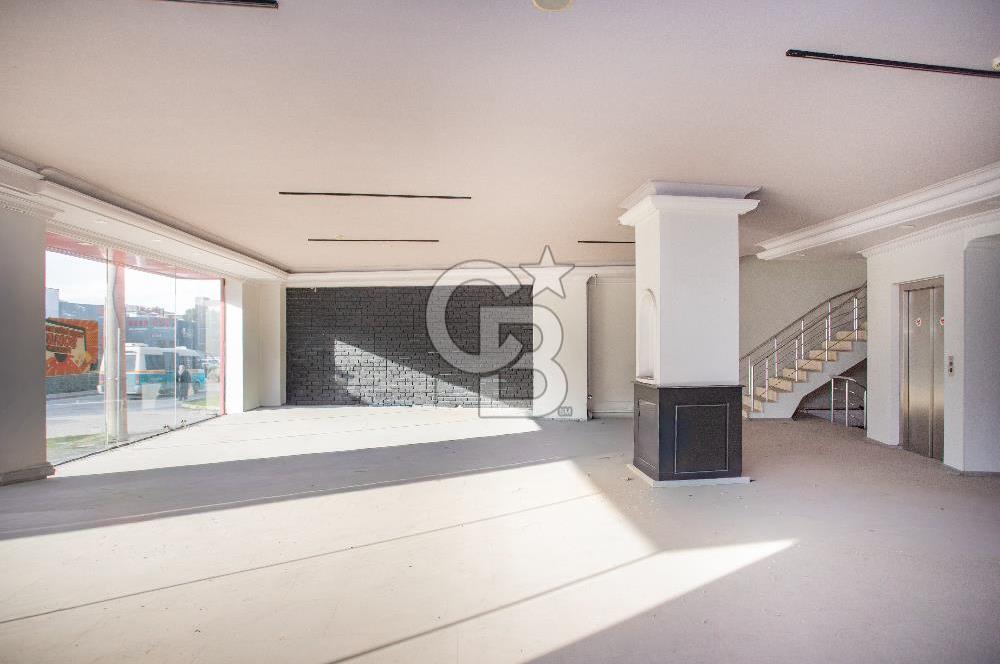 Yeşillik Caddesinde 1000 m2 Yük Asansörlü 5 Katlı Showroom