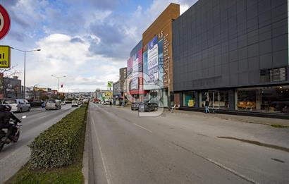 Yeşillik Caddesinde 1000 m2 Asansörlü 5 Katlı Showroom
