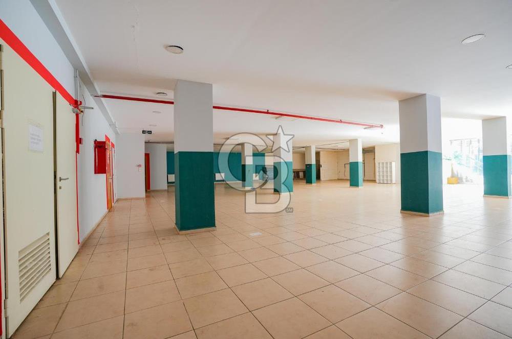 Geniş bahçeli merkezi konumda kiralık bina