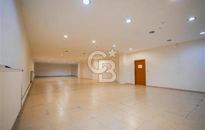 Geniş bahçeli merkezi konumda kiralık bina