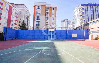 Geniş bahçeli merkezi konumda kiralık bina