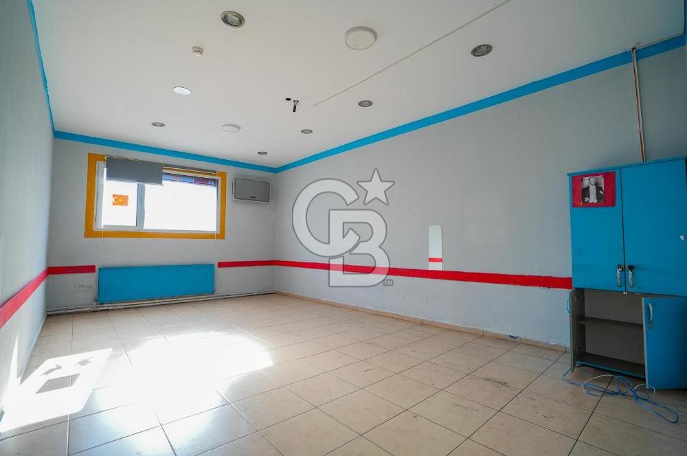 Geniş bahçeli merkezi konumda kiralık bina