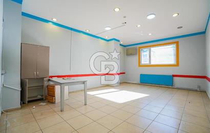 Geniş bahçeli merkezi konumda kiralık bina