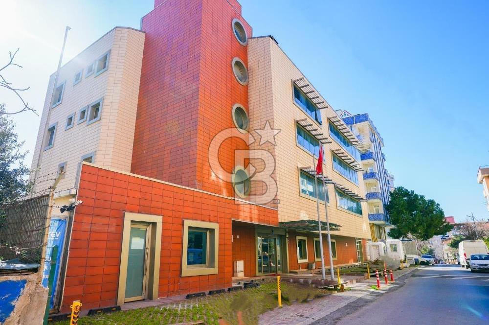 Geniş bahçeli merkezi konumda kiralık bina