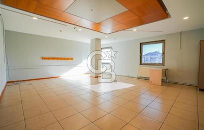 Geniş bahçeli merkezi konumda kiralık bina