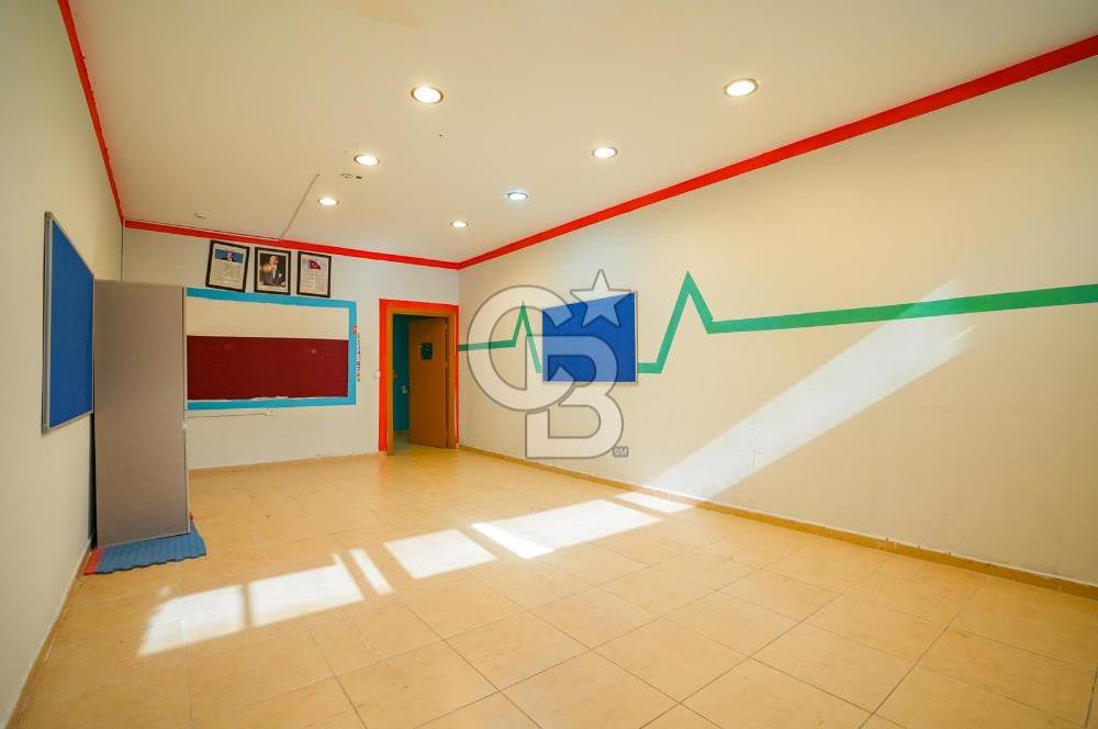 Geniş bahçeli merkezi konumda kiralık bina