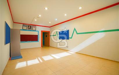 Geniş bahçeli merkezi konumda kiralık bina