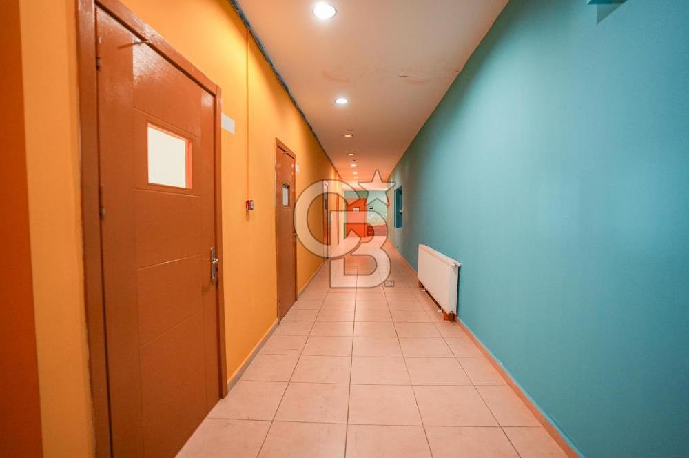 Geniş bahçeli merkezi konumda kiralık bina