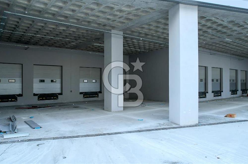 HADIMKÖY YOLU ÜZERİNDE A SINIFI 14.000M²H:9,40 8 RAMPA DEPO