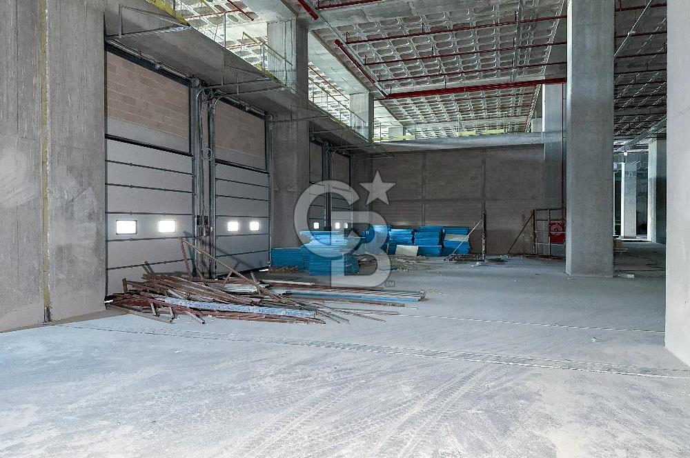 HADIMKÖY YOLU ÜZERİNDE A SINIFI 14.000M²H:9,40 8 RAMPA DEPO