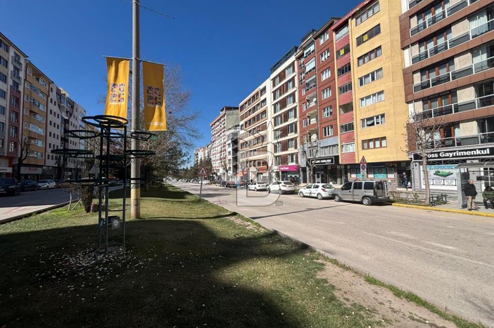 CB CITY'DEN ATATÜRK BULVARI ÜZERİNDE DEVREN KİRALIK İŞ YERİ