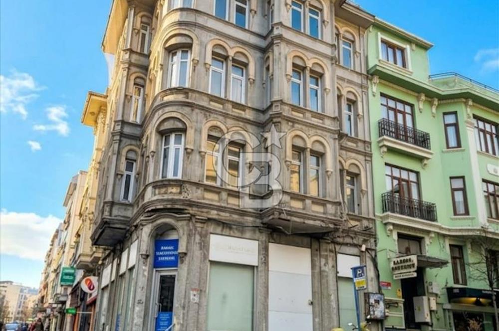 Bankadan Satılık Fatih Kirmasti’de Tarihi ve Prestijli Gayrimenkul – Ticaretin Kalbinde Yatırım Fırsatı