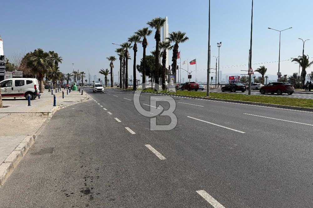 KARŞIYAKA VAPUR İSKELESİ KARŞISI EŞYALI KİRALIK 2+1 DAİRE