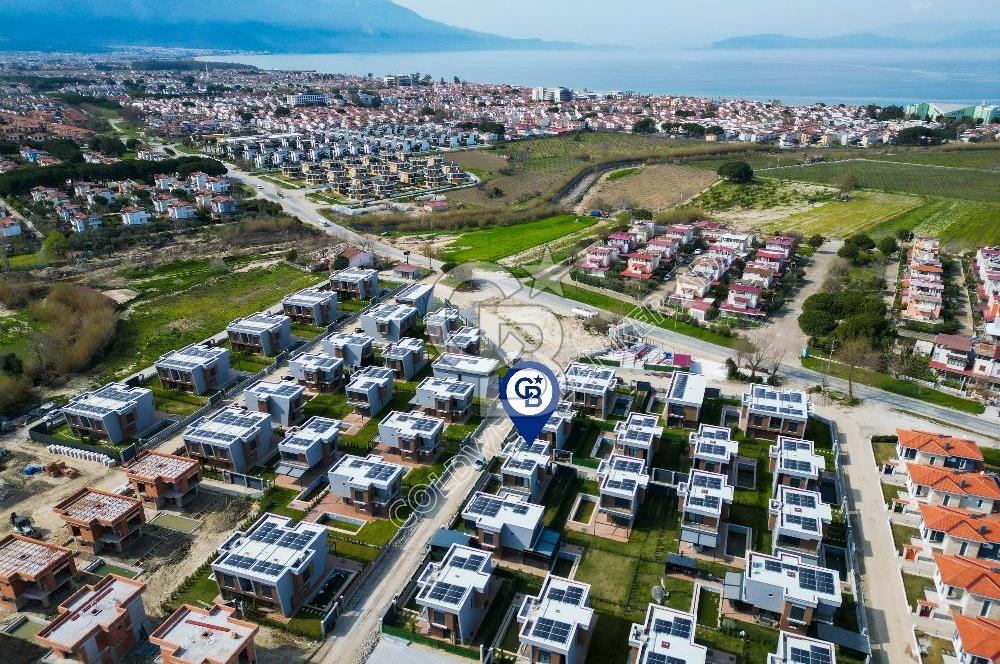 Kuşadası Lavinya Konaklarında tam müstakil kiralık villa