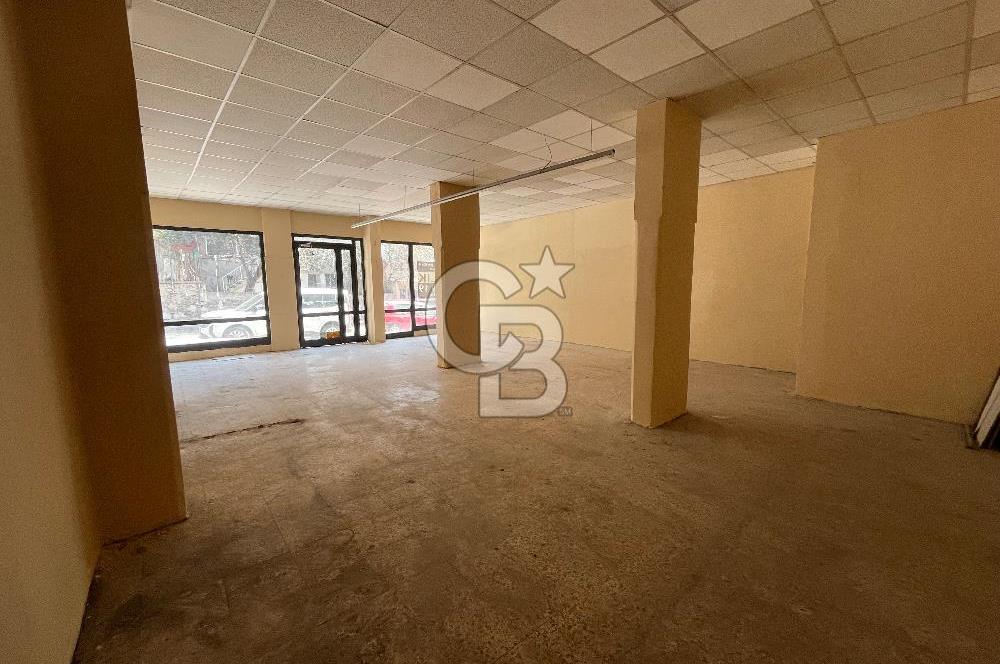 Bayraklı da dükkan