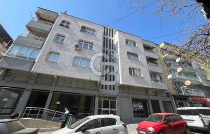 Bayraklı da dükkan