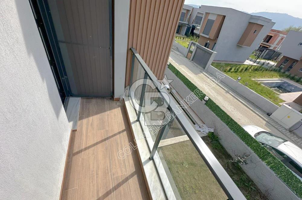 Kuşadası Lavinya Konaklarında tam müstakil kiralık villa