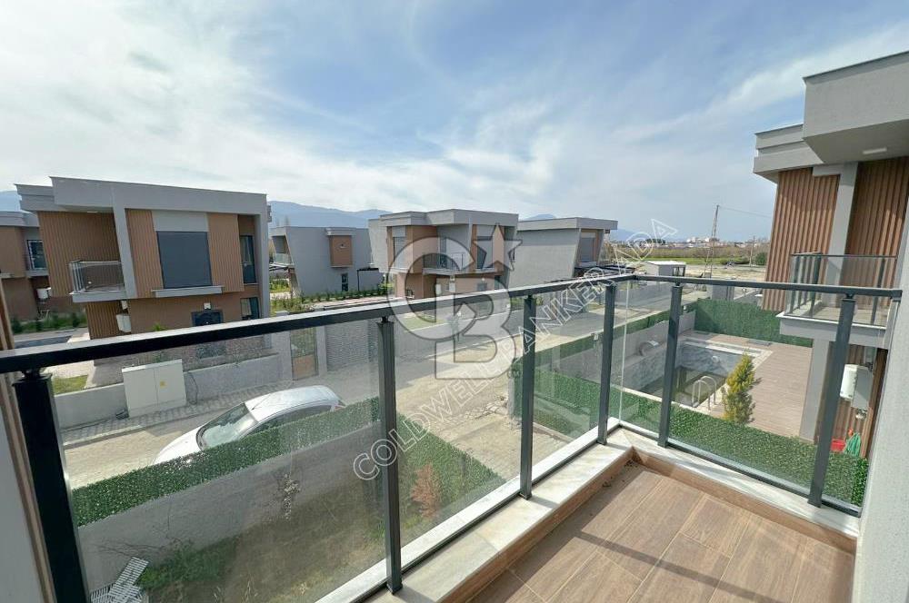 Kuşadası Lavinya Konaklarında tam müstakil kiralık villa