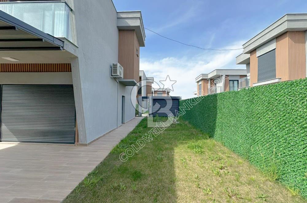 Kuşadası Lavinya Konaklarında tam müstakil kiralık villa