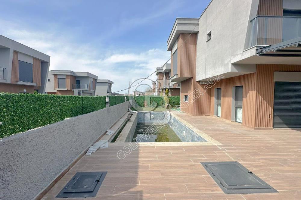 Kuşadası Lavinya Konaklarında tam müstakil kiralık villa