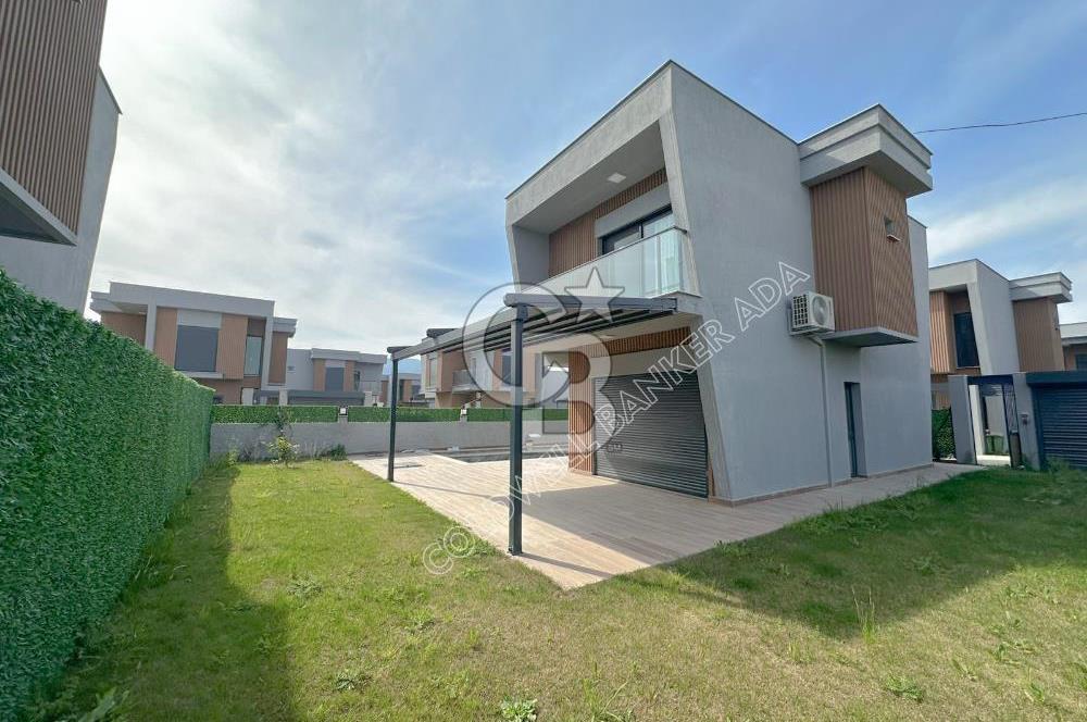 Kuşadası Lavinya Konaklarında tam müstakil kiralık villa