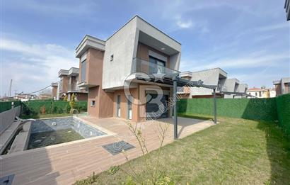 Kuşadası Lavinya Konaklarında tam müstakil kiralık villa