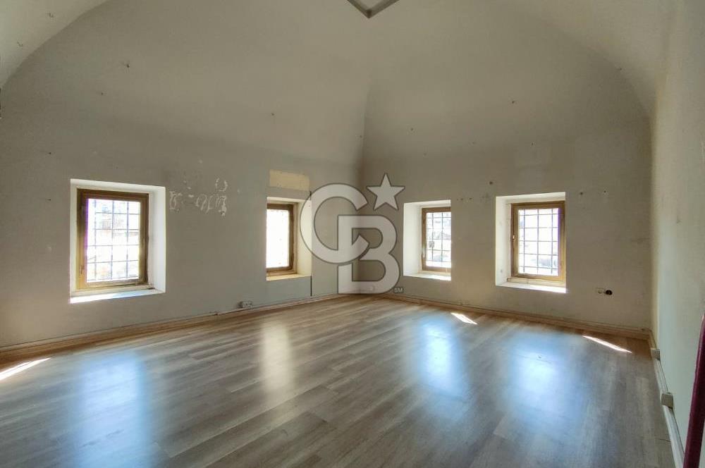 Kızlarağası Han'ında Kiralık Dükkan