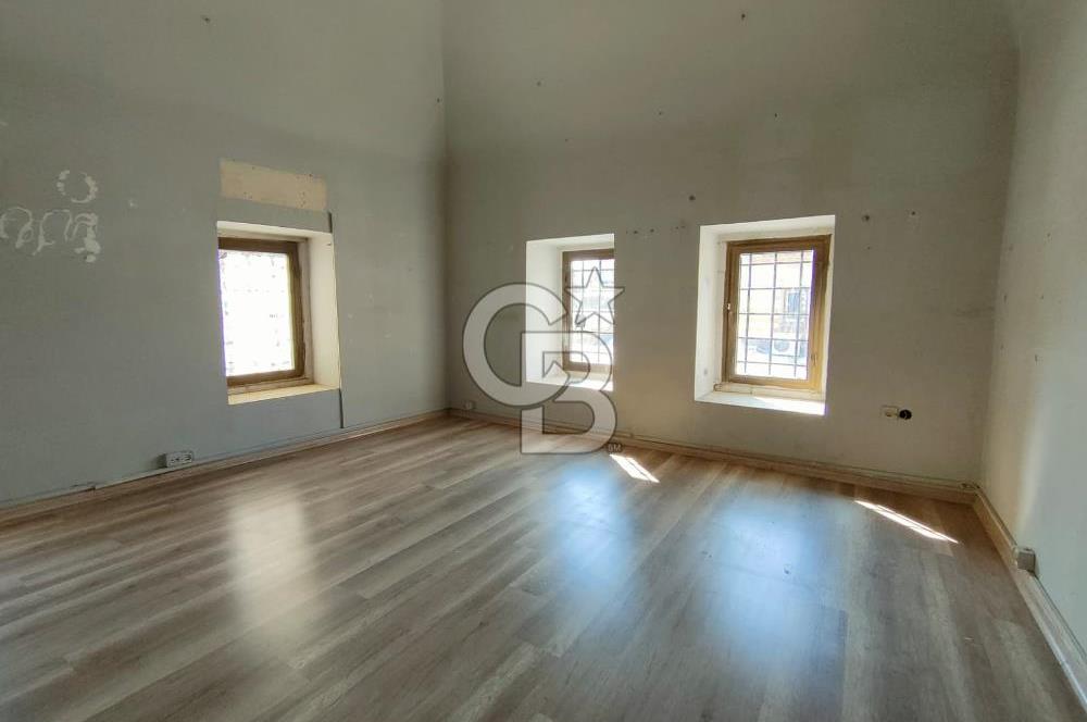 Kızlarağası Han'ında Kiralık Dükkan