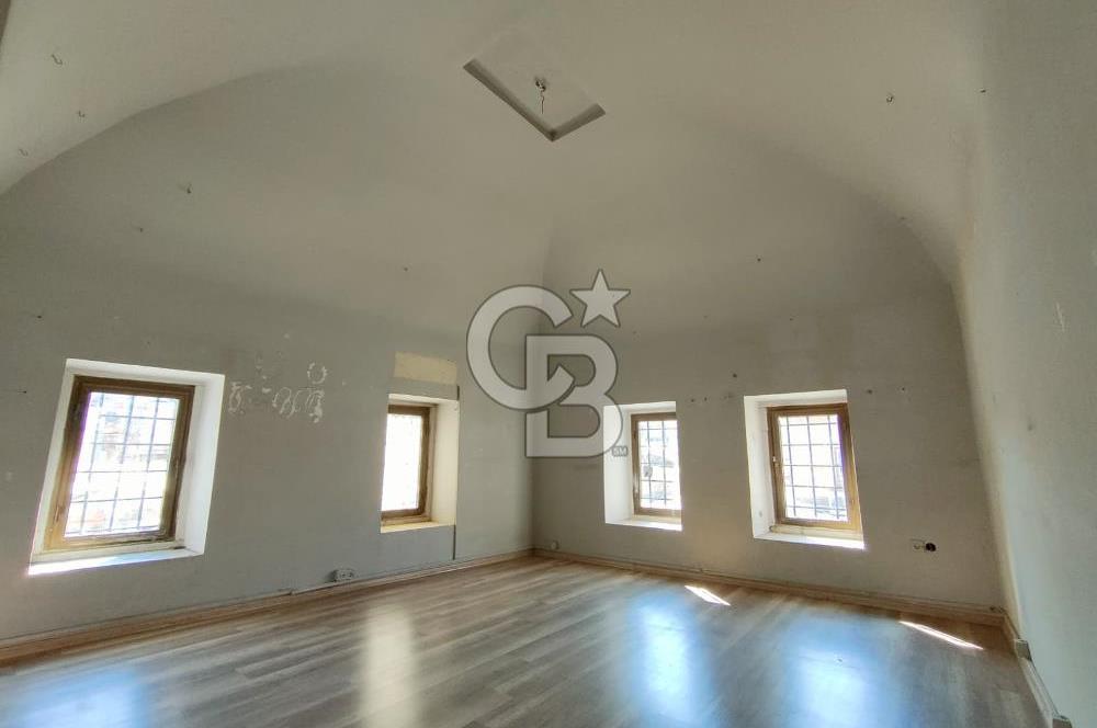 Kızlarağası Han'ında Kiralık Dükkan