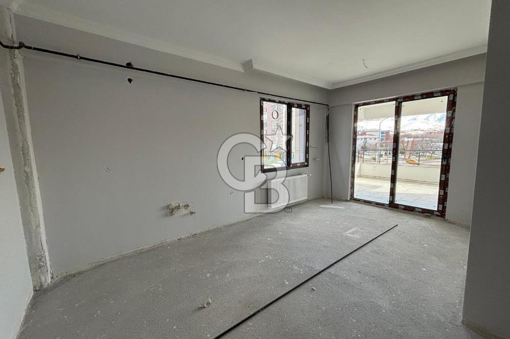 COLDWELL BANKER SAFİR'den FAHRİ KAYAHAN da SATILIK 4+1 DAİRE