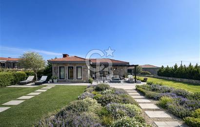 BOZCAADA AKVARYUM KÜME EVLERİNDE SATILIK TAŞ EV