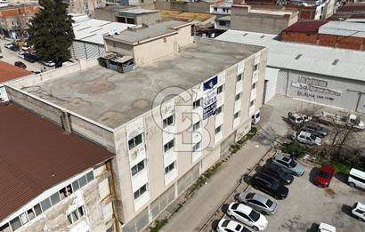 Karabağlar Sanayide Köşe Konumlu 2.250 m2 Satılık Komple Bina