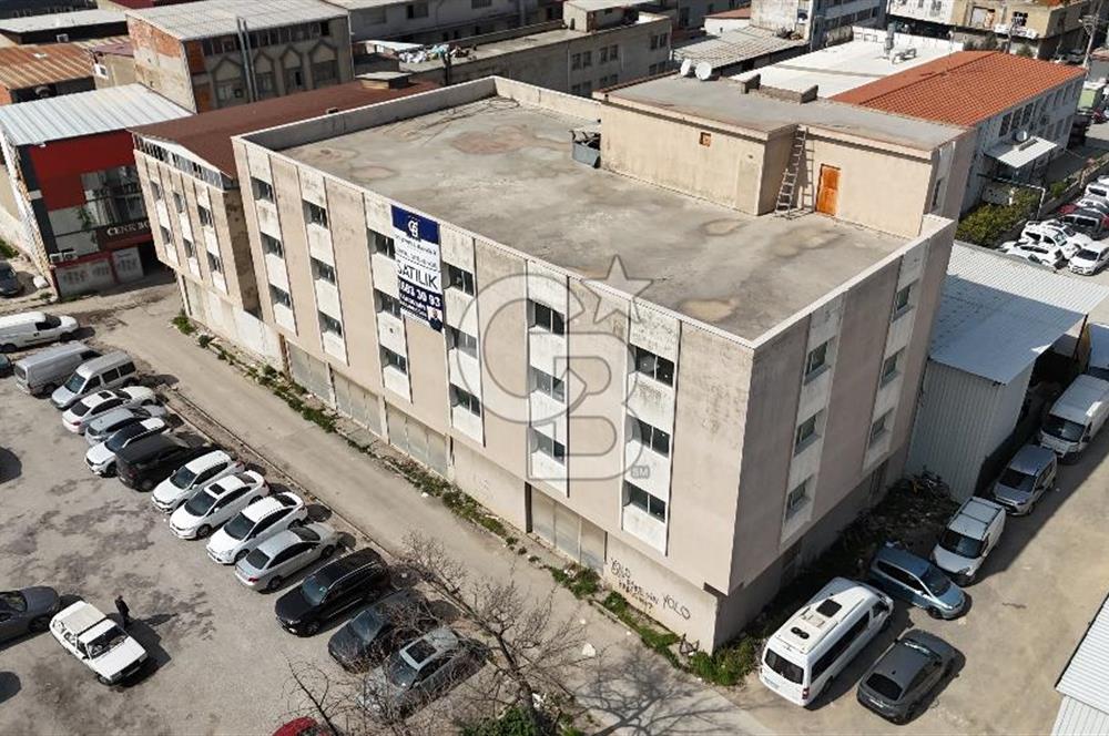 Karabağlar Sanayide Köşe Konumlu 2.250 m2 Satılık Komple Bina