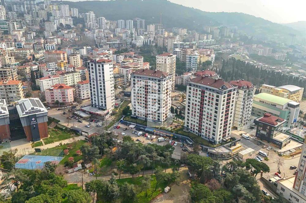 KARTAL YAKACIKTA 900M2 KURUMSAL KİRACILI SATILIK EMSALSİZ DÜKKAN