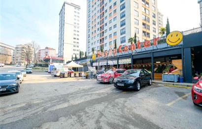 KARTAL YAKACIKTA 900M2 KURUMSAL KİRACILI SATILIK EMSALSİZ DÜKKAN
