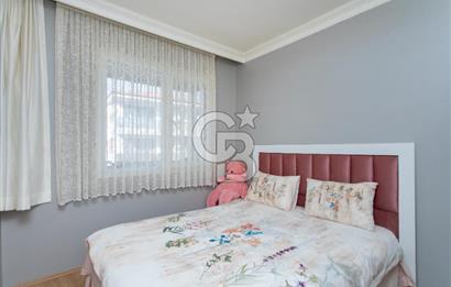 Yenifoça'da Satılık 2+1 Ara Kat Daire