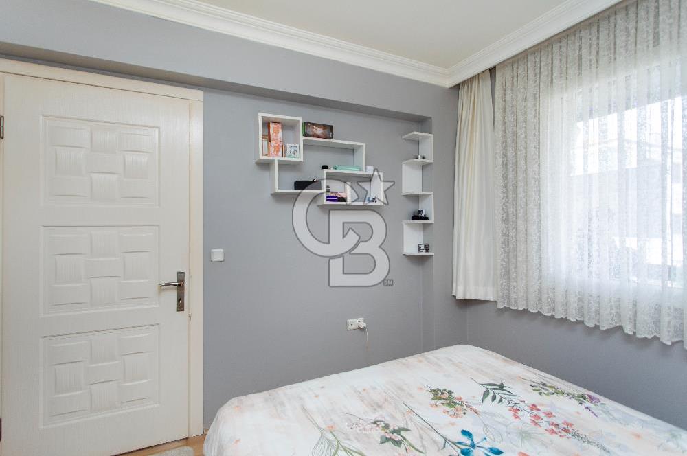 Yenifoça'da Satılık 2+1 Ara Kat Daire