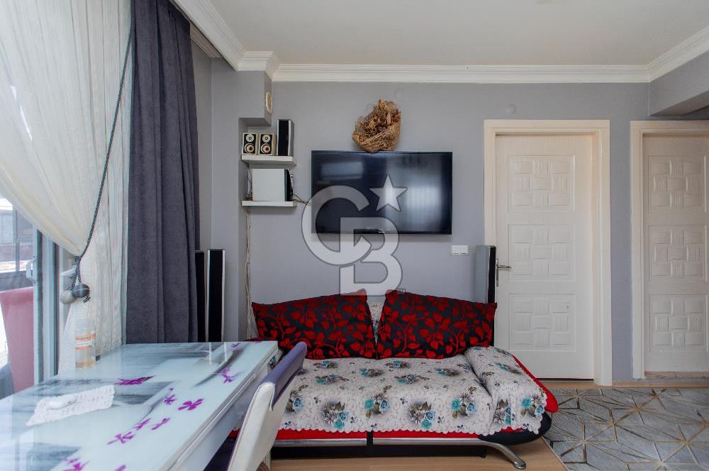 Yenifoça'da Satılık 2+1 Ara Kat Daire