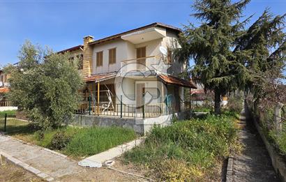 İZMİR DİKİLİ SALİHLERALTI'NDA 3+1 FIRSAT VİLLA