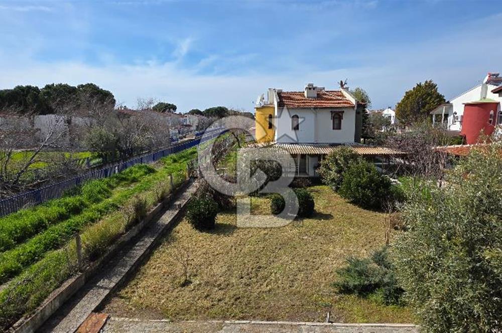 İZMİR DİKİLİ SALİHLERALTI'NDA 3+1 FIRSAT VİLLA