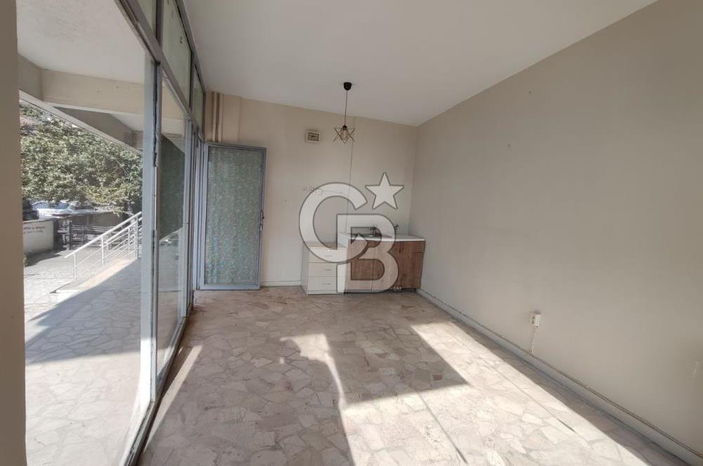 Altıntepe'de Çift Cepheli, Köşe Konumlu Kiralık Dükkan