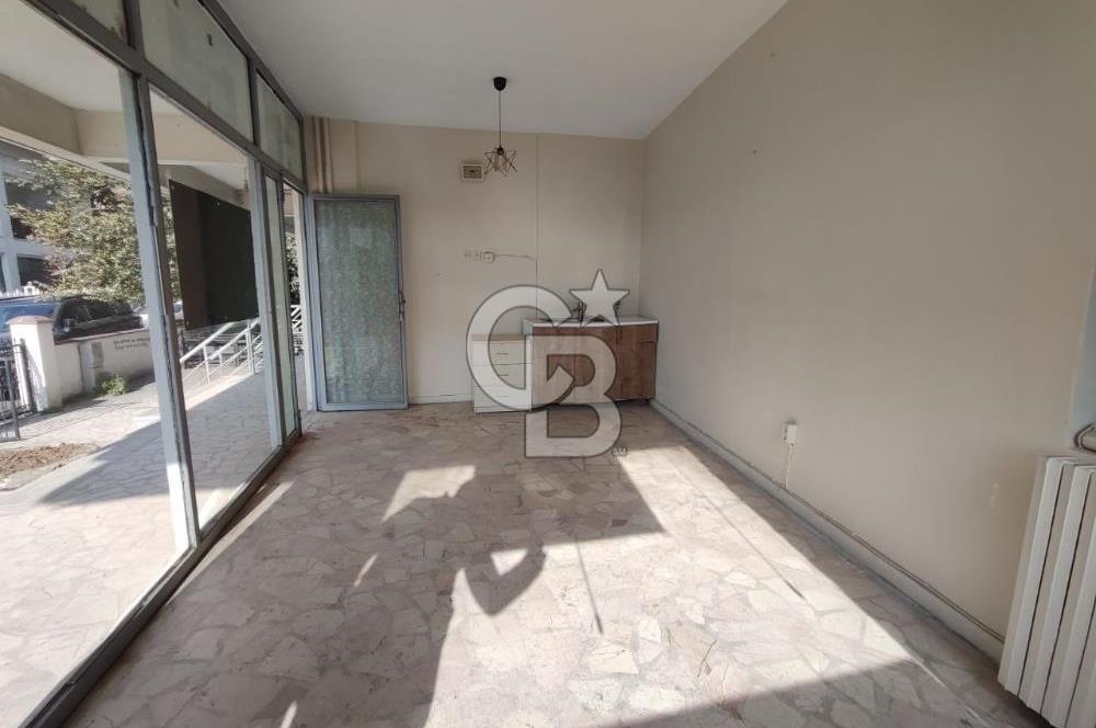 Altıntepe'de Çift Cepheli, Köşe Konumlu Kiralık Dükkan